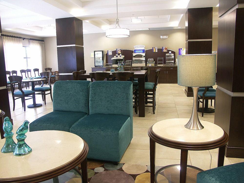 Holiday Inn Express & Suites - Cleveland Northwest By Ihg Exteriér fotografie