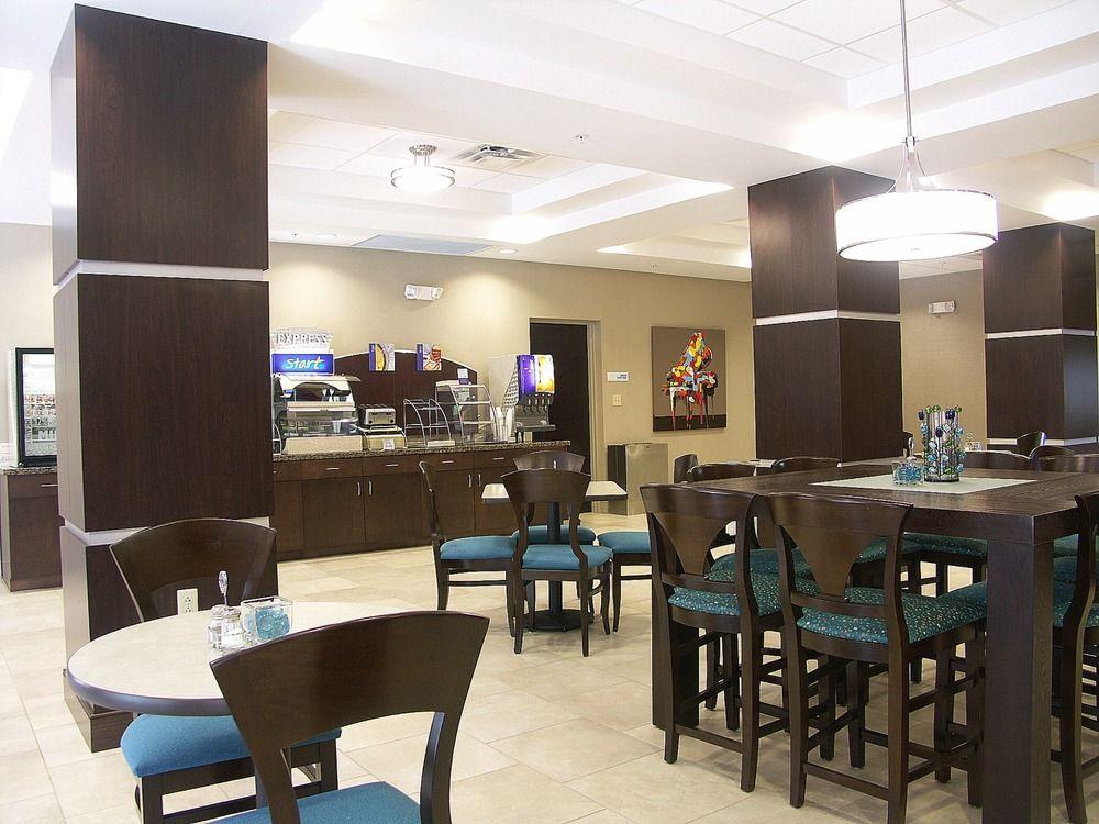Holiday Inn Express & Suites - Cleveland Northwest By Ihg Exteriér fotografie
