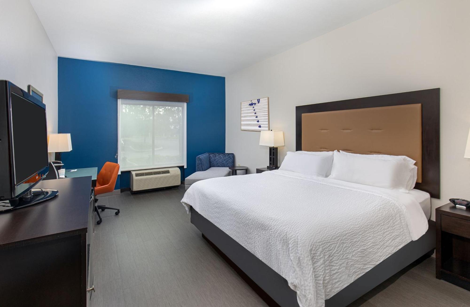 Holiday Inn Express & Suites - Cleveland Northwest By Ihg Exteriér fotografie