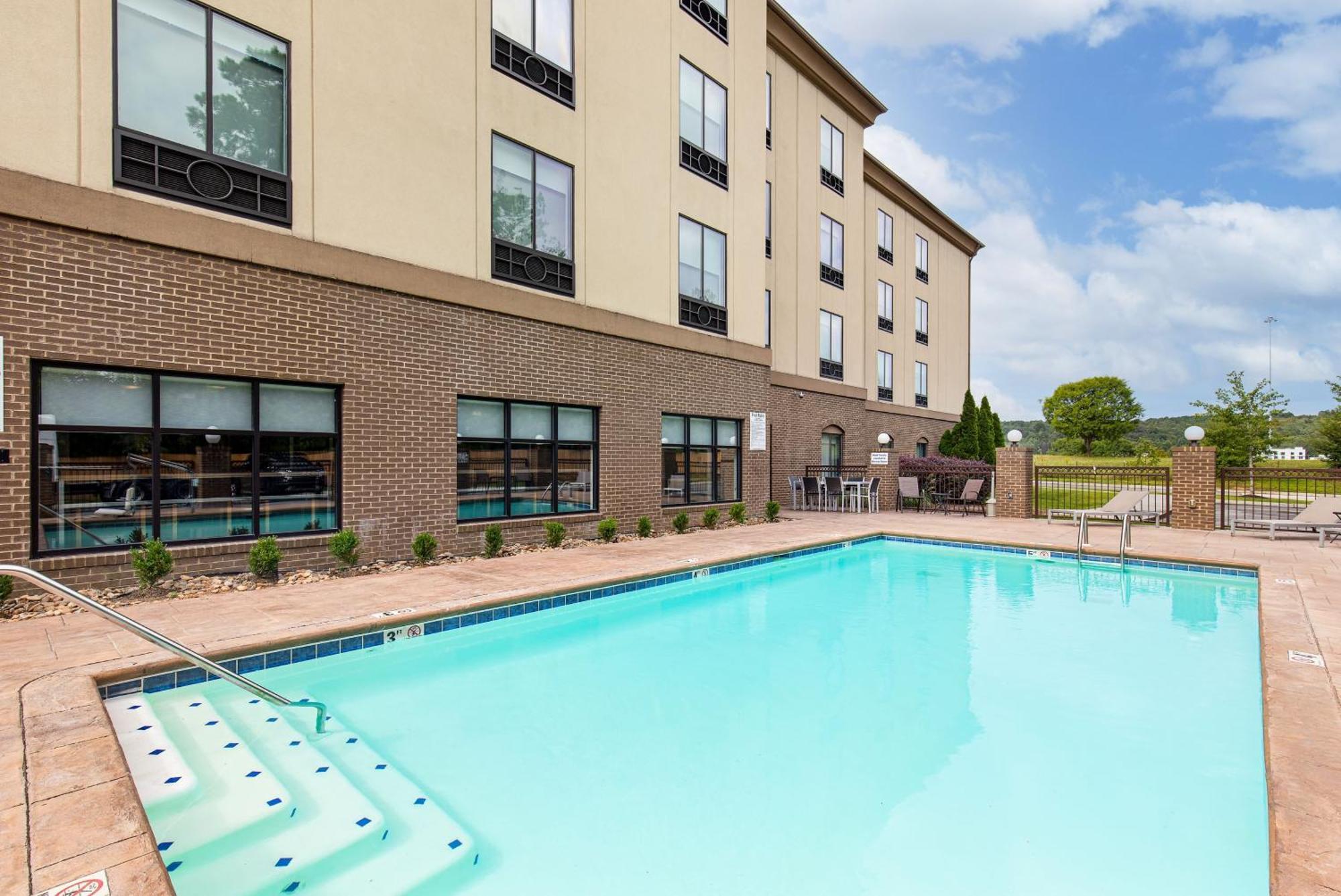 Holiday Inn Express & Suites - Cleveland Northwest By Ihg Exteriér fotografie