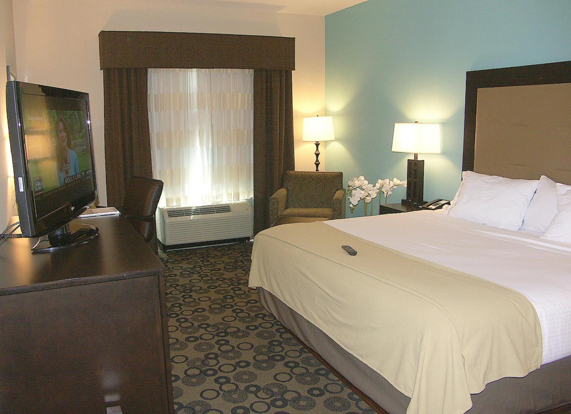 Holiday Inn Express & Suites - Cleveland Northwest By Ihg Exteriér fotografie