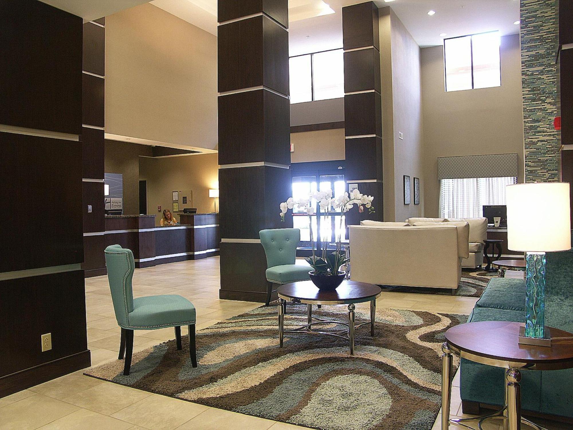 Holiday Inn Express & Suites - Cleveland Northwest By Ihg Exteriér fotografie