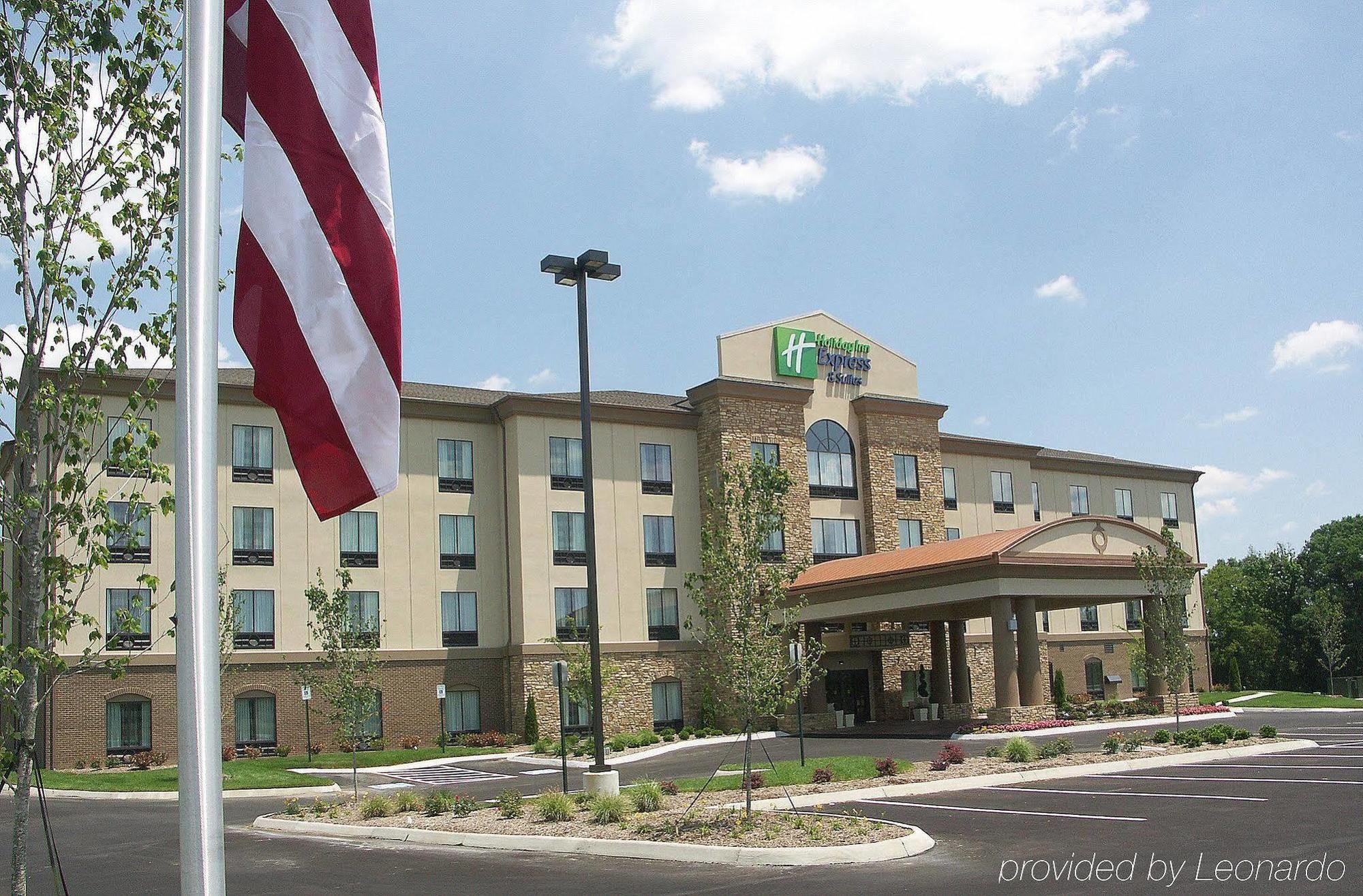 Holiday Inn Express & Suites - Cleveland Northwest By Ihg Exteriér fotografie