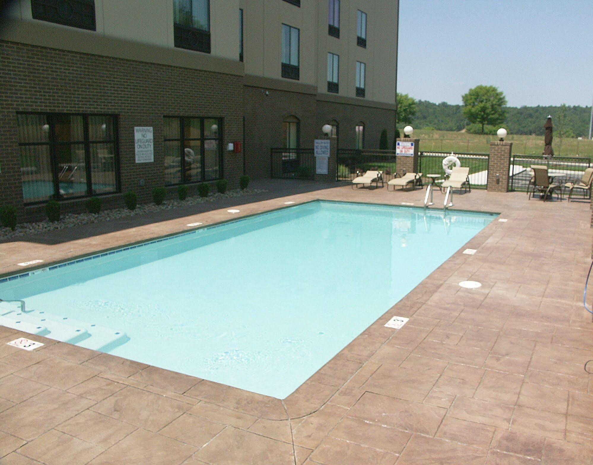 Holiday Inn Express & Suites - Cleveland Northwest By Ihg Exteriér fotografie