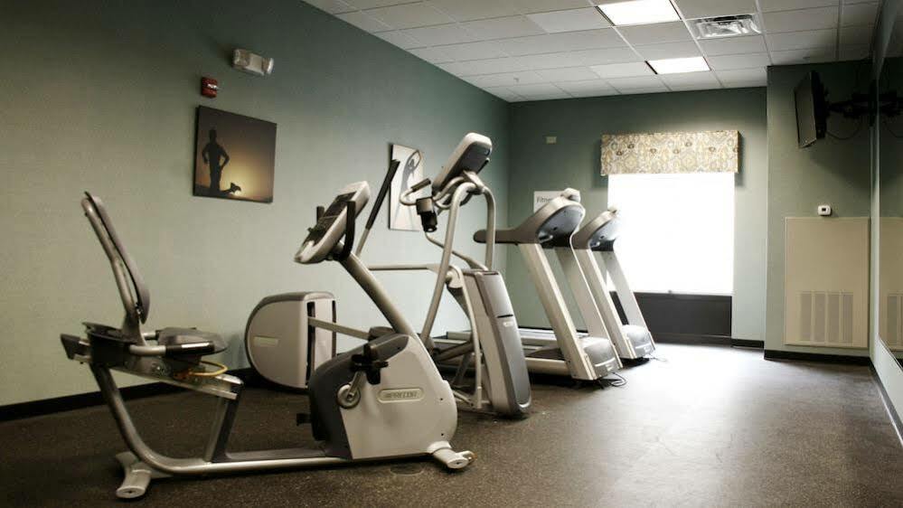 Holiday Inn Express & Suites - Cleveland Northwest By Ihg Exteriér fotografie