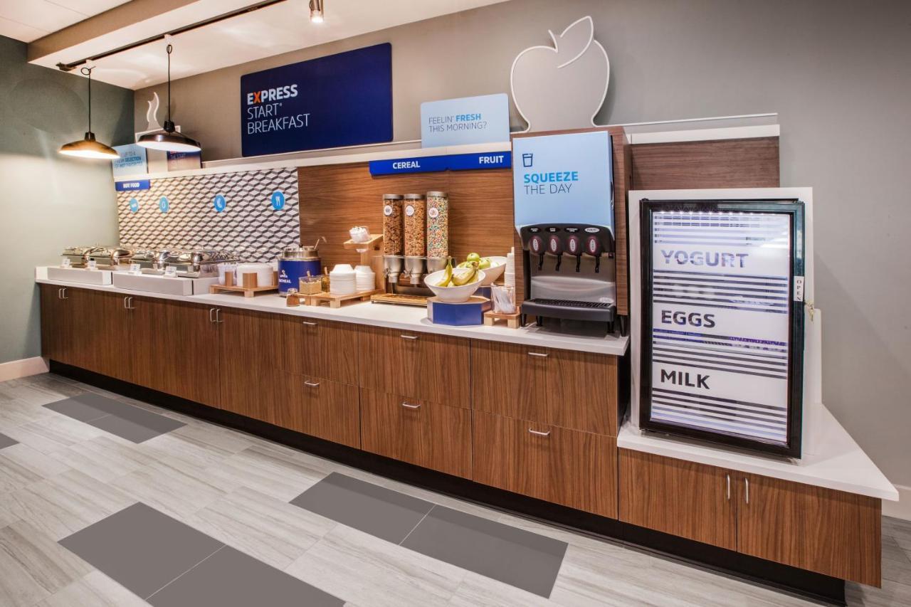 Holiday Inn Express & Suites - Cleveland Northwest By Ihg Exteriér fotografie